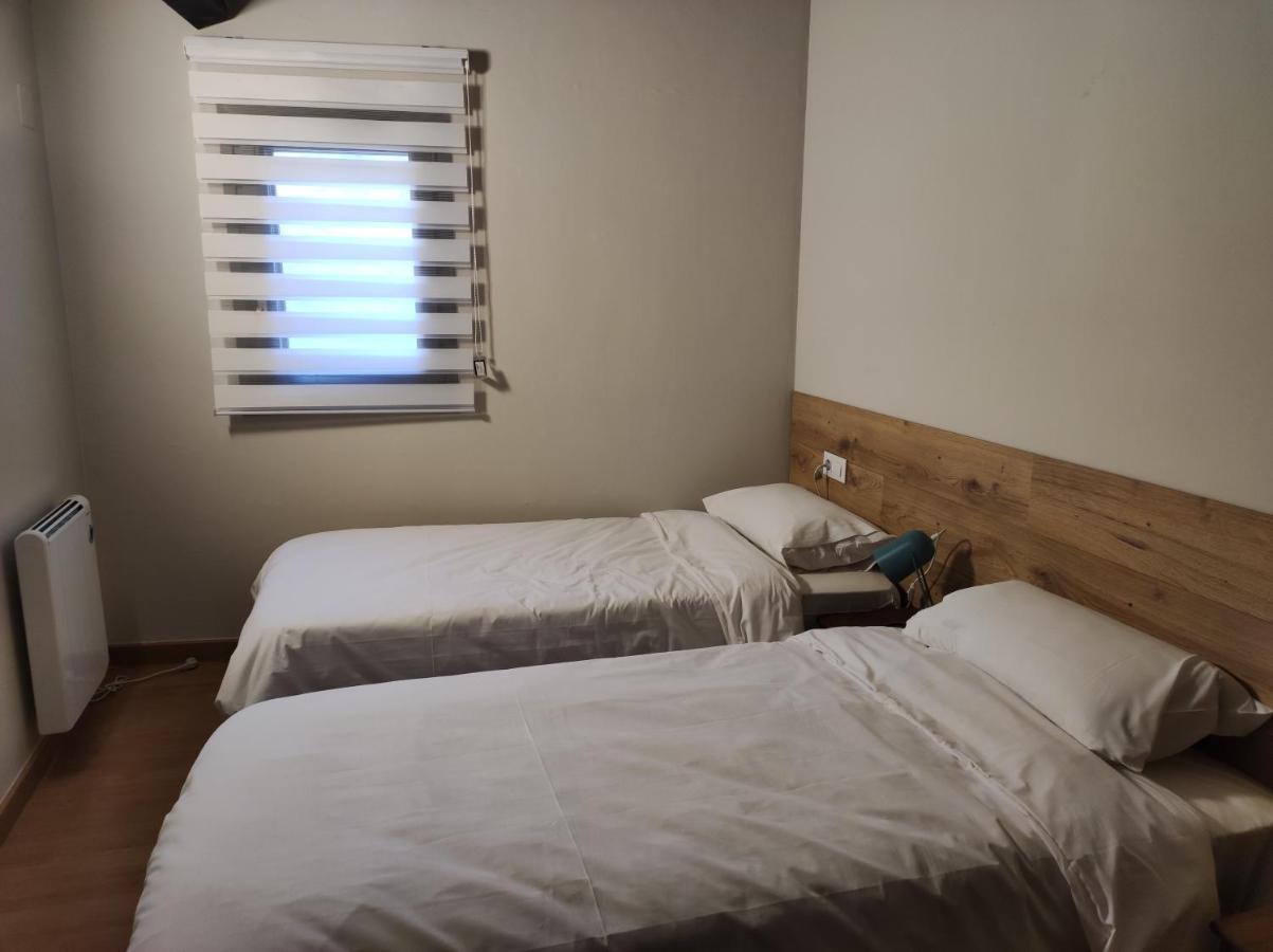 Apt 3 Atic Acollidor Al Centre De Vic - Aptgarbi Экстерьер фото